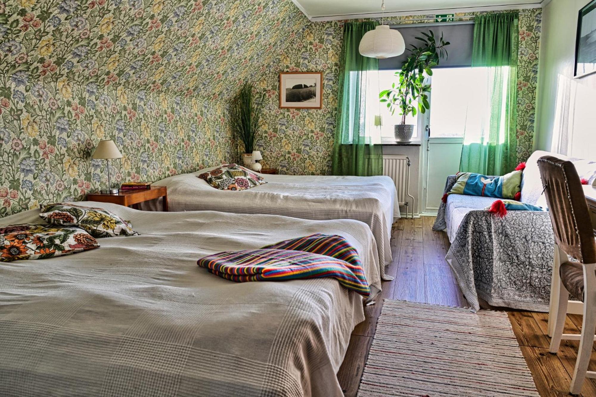 Bed And Books Pa Oesterlens Gaesthaerbaerge Glemminge ภายนอก รูปภาพ